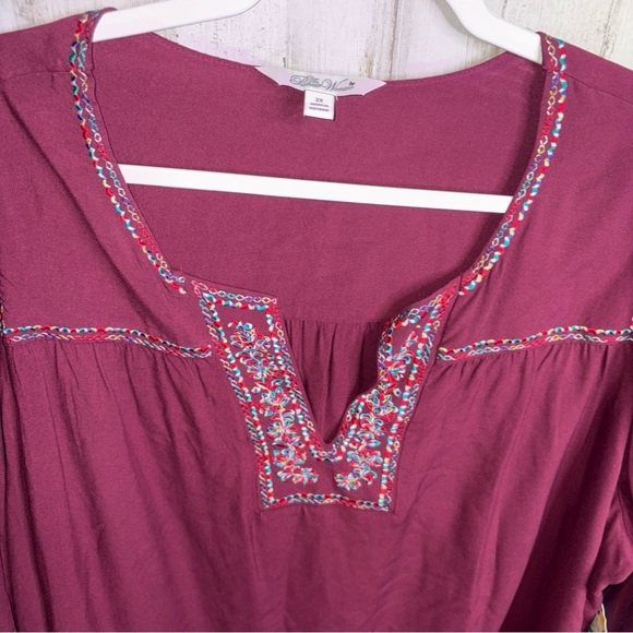 The Pioneer Woman Split Neck Embroidered Blouse Women's Plus Size 2X NWT! - Picture 3 of 16